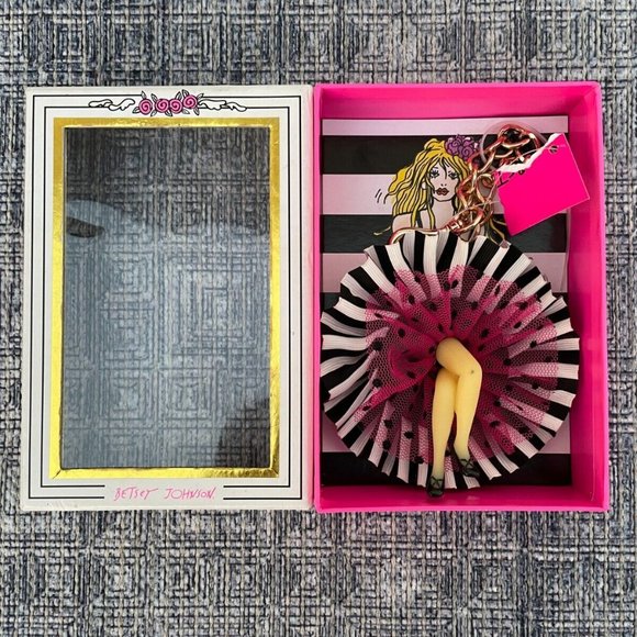 Betsey Johnson Keychain Girl Bag Bangle gold Tone Keys Holder new in box - Picture 1 of 8
